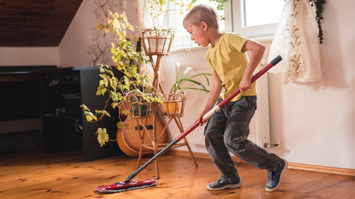 Ako udržať poriadok v dome s deťmi: 5 tipov pre unavené mamy