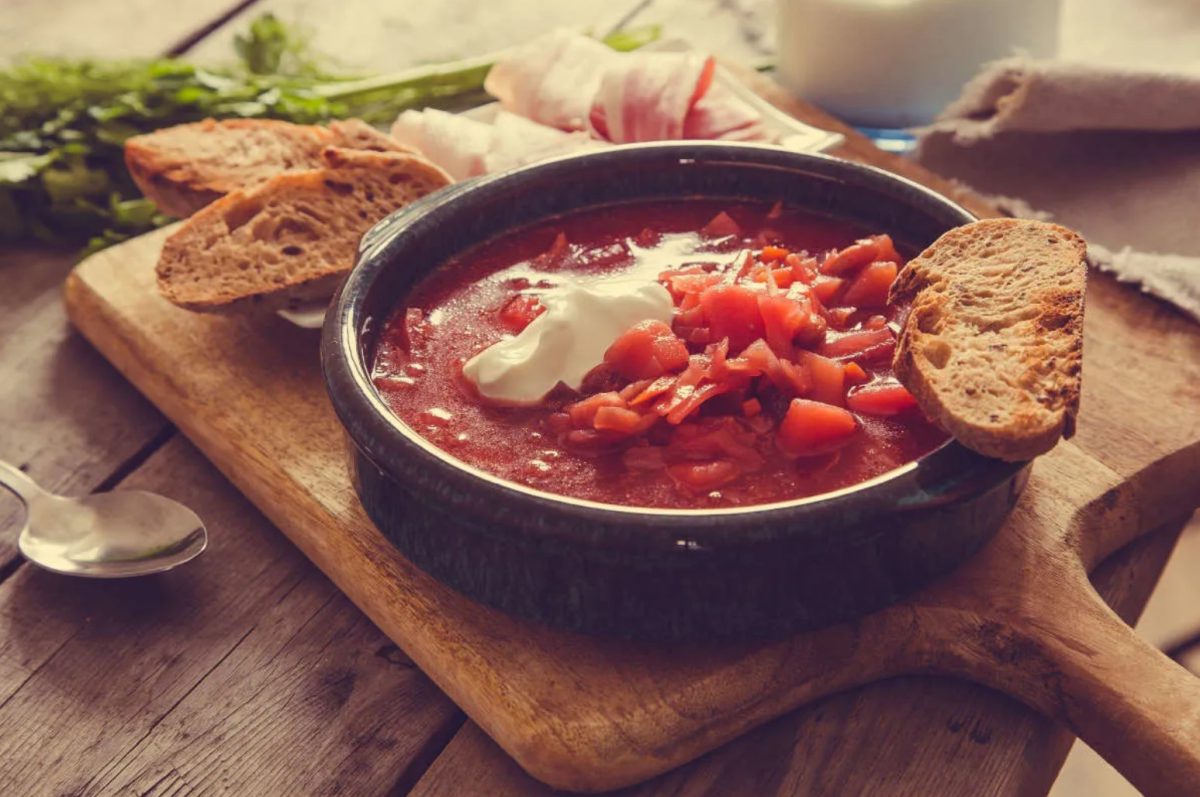 Veľmi chutná slovenská boršč na sladkej kukurici a údenom mäse!