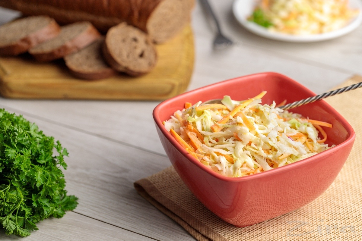 šalát coleslaw - Featured