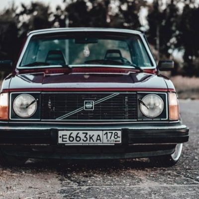 Jazdí už 25 rokov tým istým Volvom, hoci má majetok vo výške 11,2 miliardy eur a nechce, aby jeho deti všetko zdedili