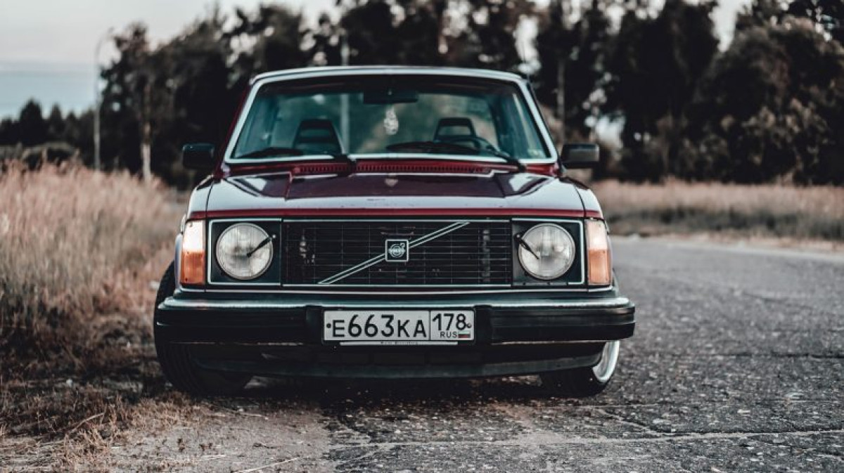 Jazdí už 25 rokov tým istým Volvom, hoci má majetok vo výške 11,2 miliardy eur a nechce, aby jeho de...